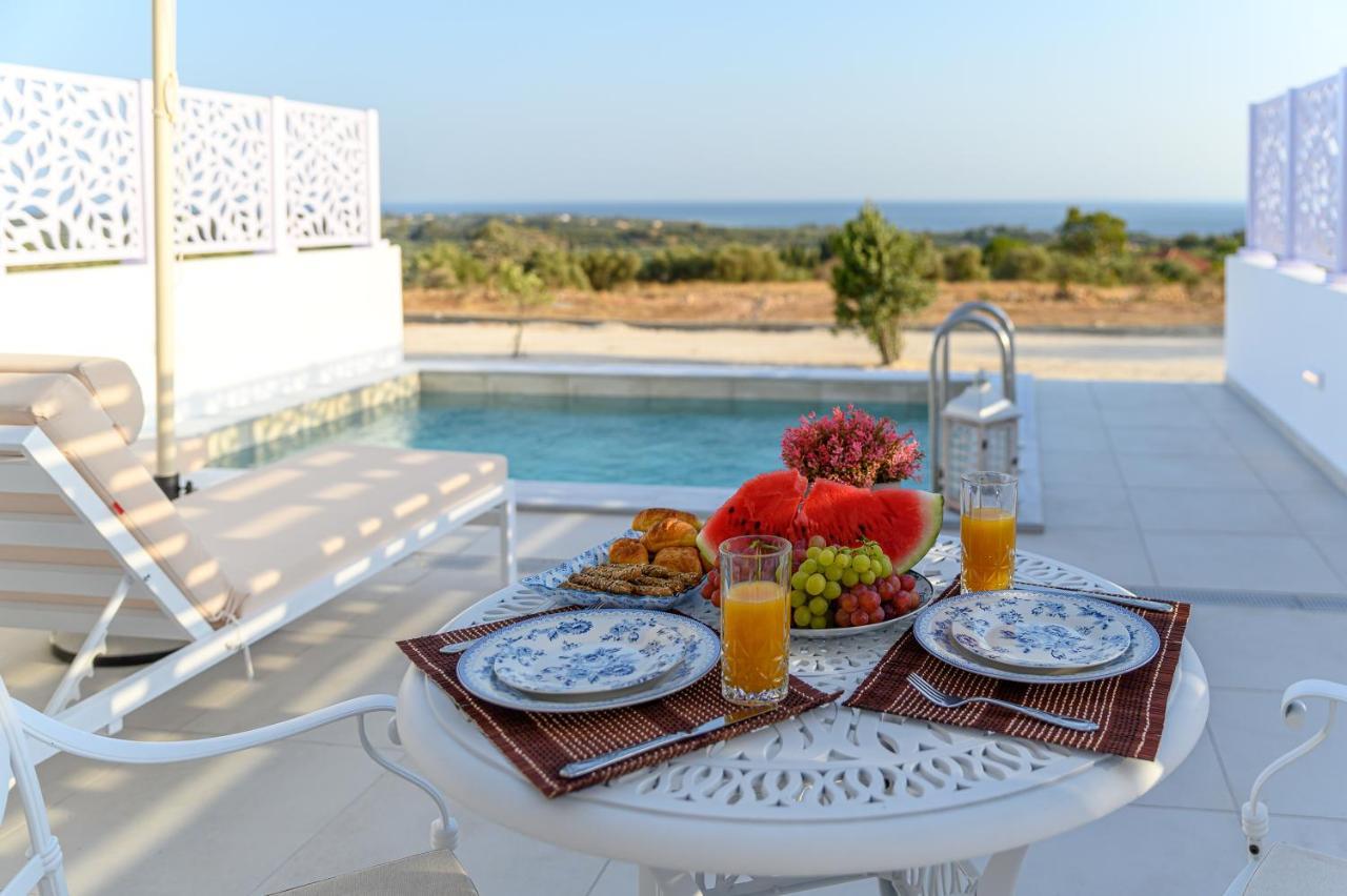 Dionisos Suites Lixouri Exterior foto